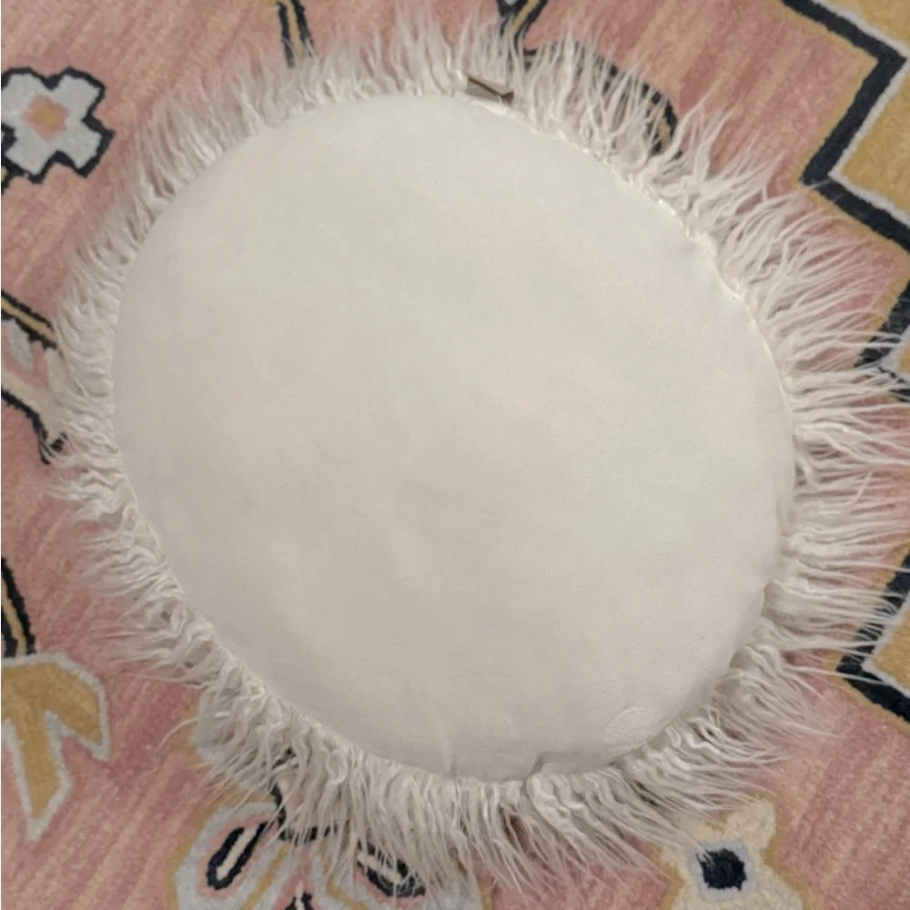 Pottery Barn Teen Himalayan Faux Fur Pillow Ivory